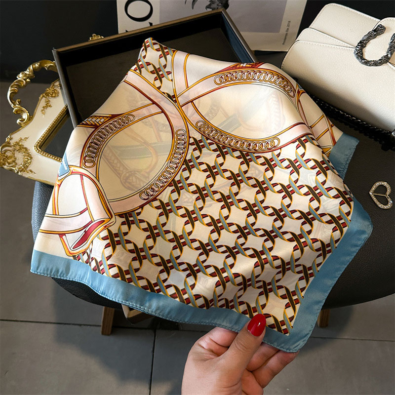 Luxe vrouwelijke vierkante sja - Silk Blouse recensie en prijs